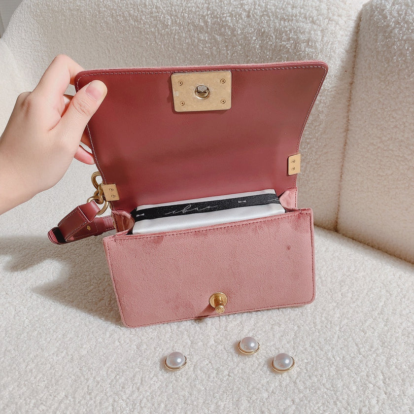 ibao バッグピロー｜シャネル ボーイ 20 専用