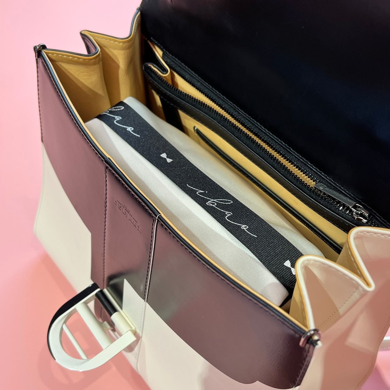 ibao バッグピロー｜デルヴォー ブリヨン MM 専用